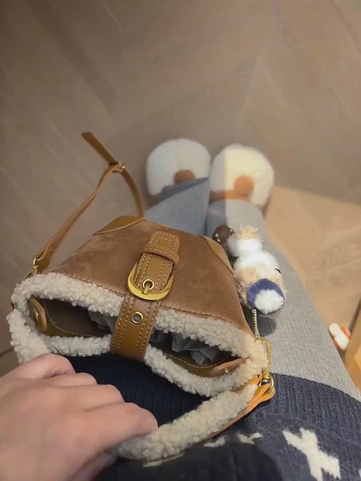 Crossbody Bags Women Shoulder Bag Casual Retro Plush Bag Versatile Plush Designer Bags Purse And Handbags Female Bags product video